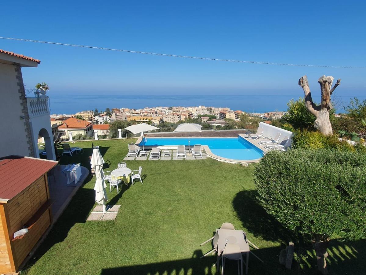 Villa Fontana Тропеа Екстериор снимка