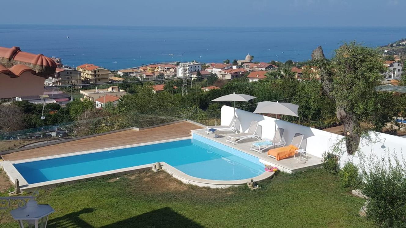 Villa Fontana Тропеа Екстериор снимка