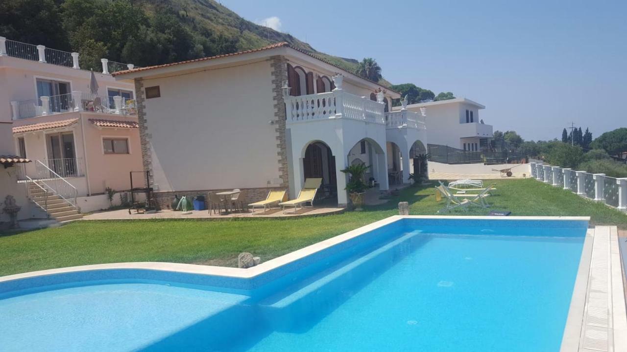 Villa Fontana Тропеа Екстериор снимка